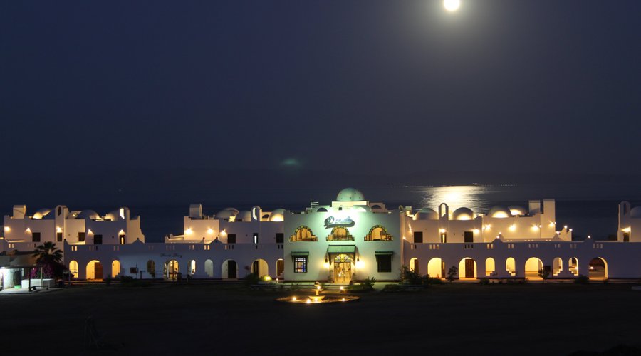 A palace in the middle of nature