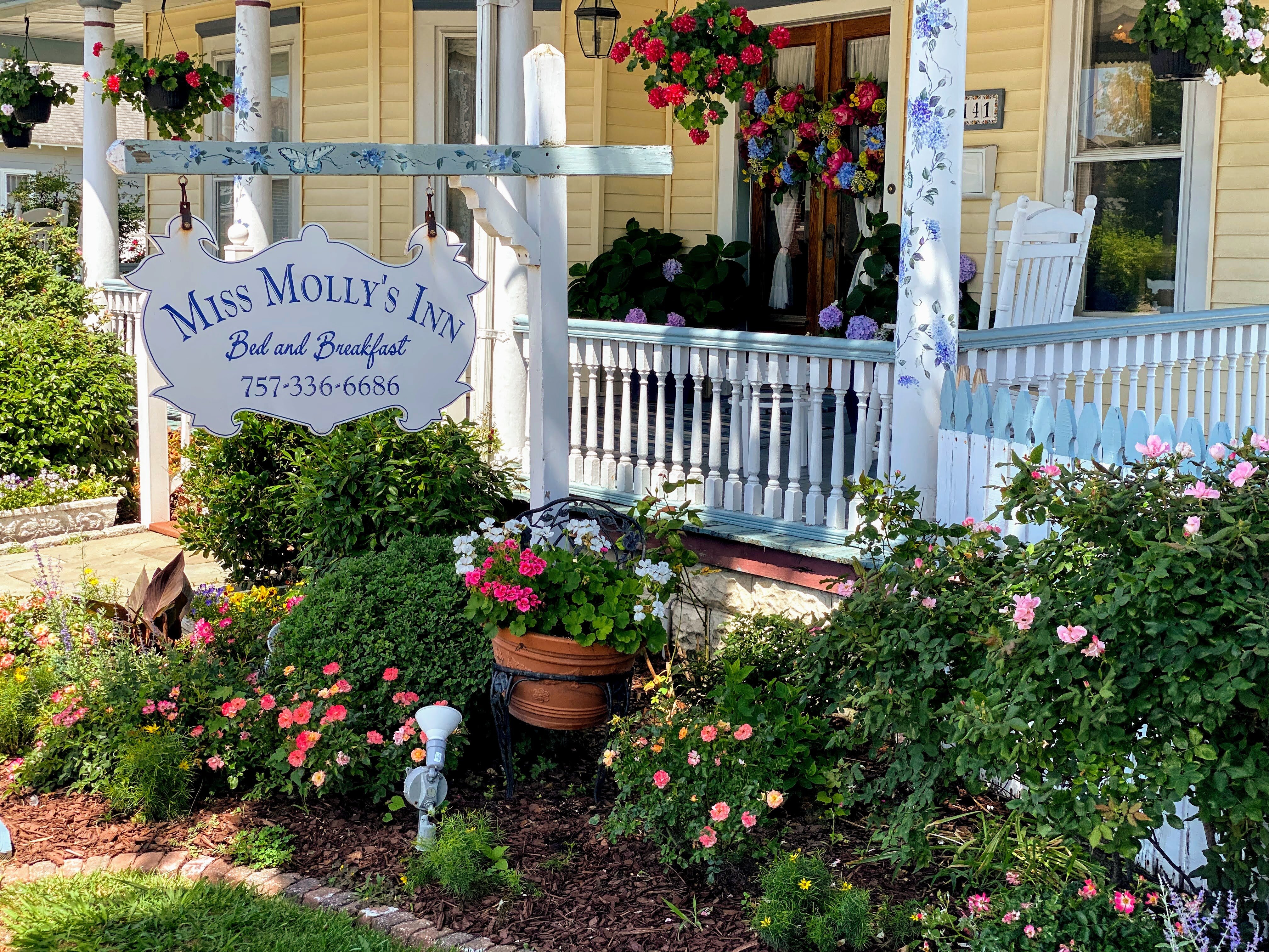 Miss Molly's Inn Bed & Breakfast - UPDATED 2022 Prices, Reviews ...