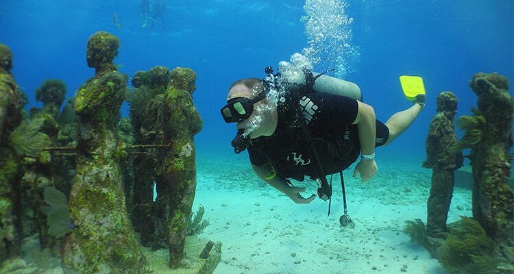 cancun diving shops