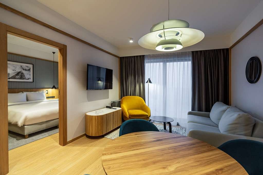 Radisson Hotel &amp; Suites, hotel in Gdansk
