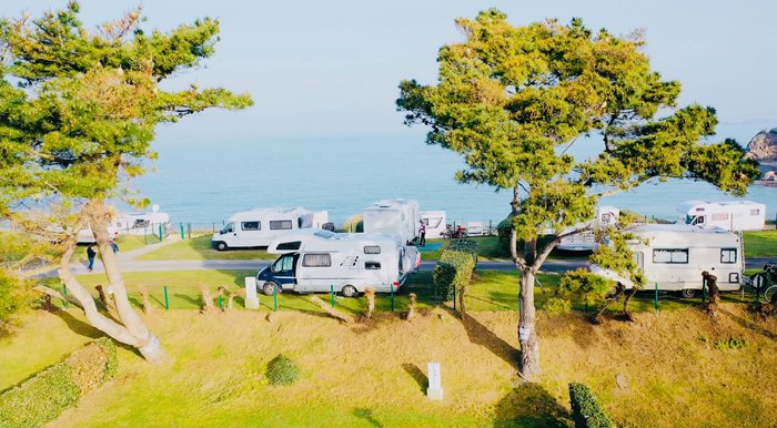 Camping du Port Blanc Dinard - Vue Mer - Accès direct plage (France) -  tarifs 2022