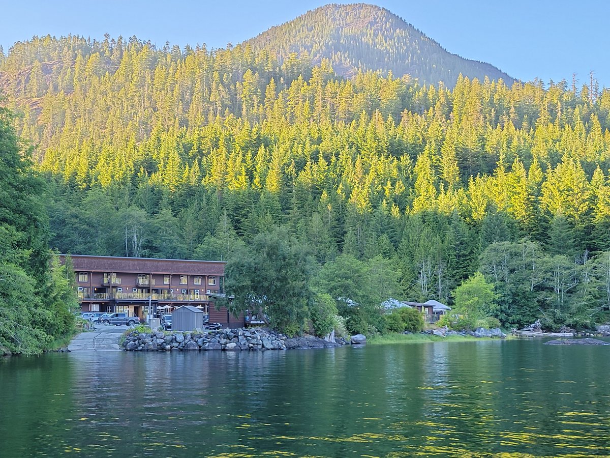 Moutcha Bay Resort - Lodge Reviews (Tahsis, British Columbia)