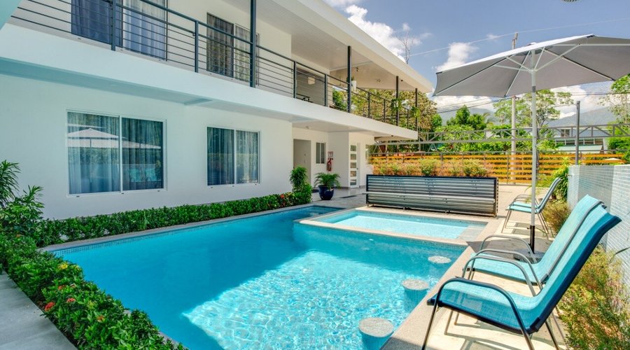 Piscina accesible.
