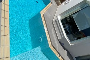 Pool og strand