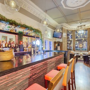 THE 32 LOUNGE BAR