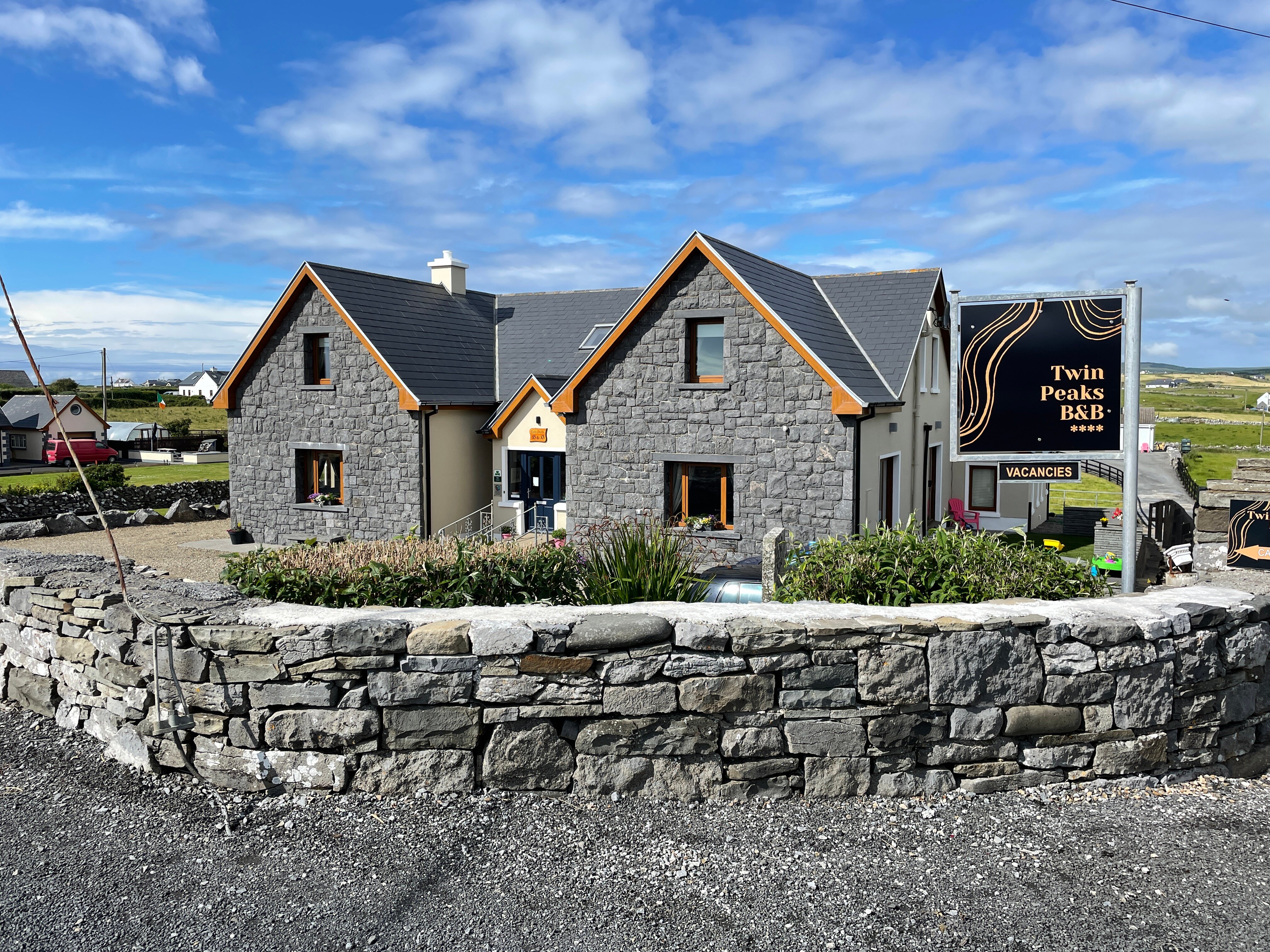 TWIN PEAKS B&B - Updated 2024 Prices & Reviews (Doolin, Ireland)