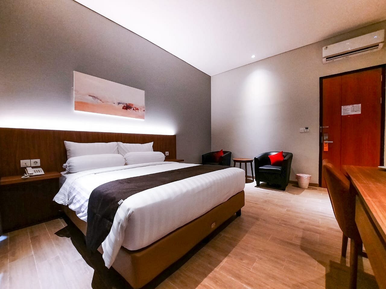 VOTEL KRAKATAU BOUTIQUE HOTEL SEMARANG $16 ($̶3̶5̶) - Prices & Reviews