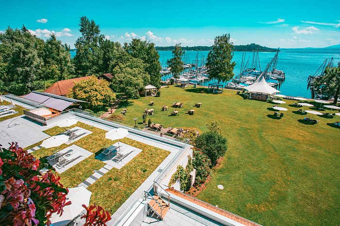 yachthotel chiemsee pool