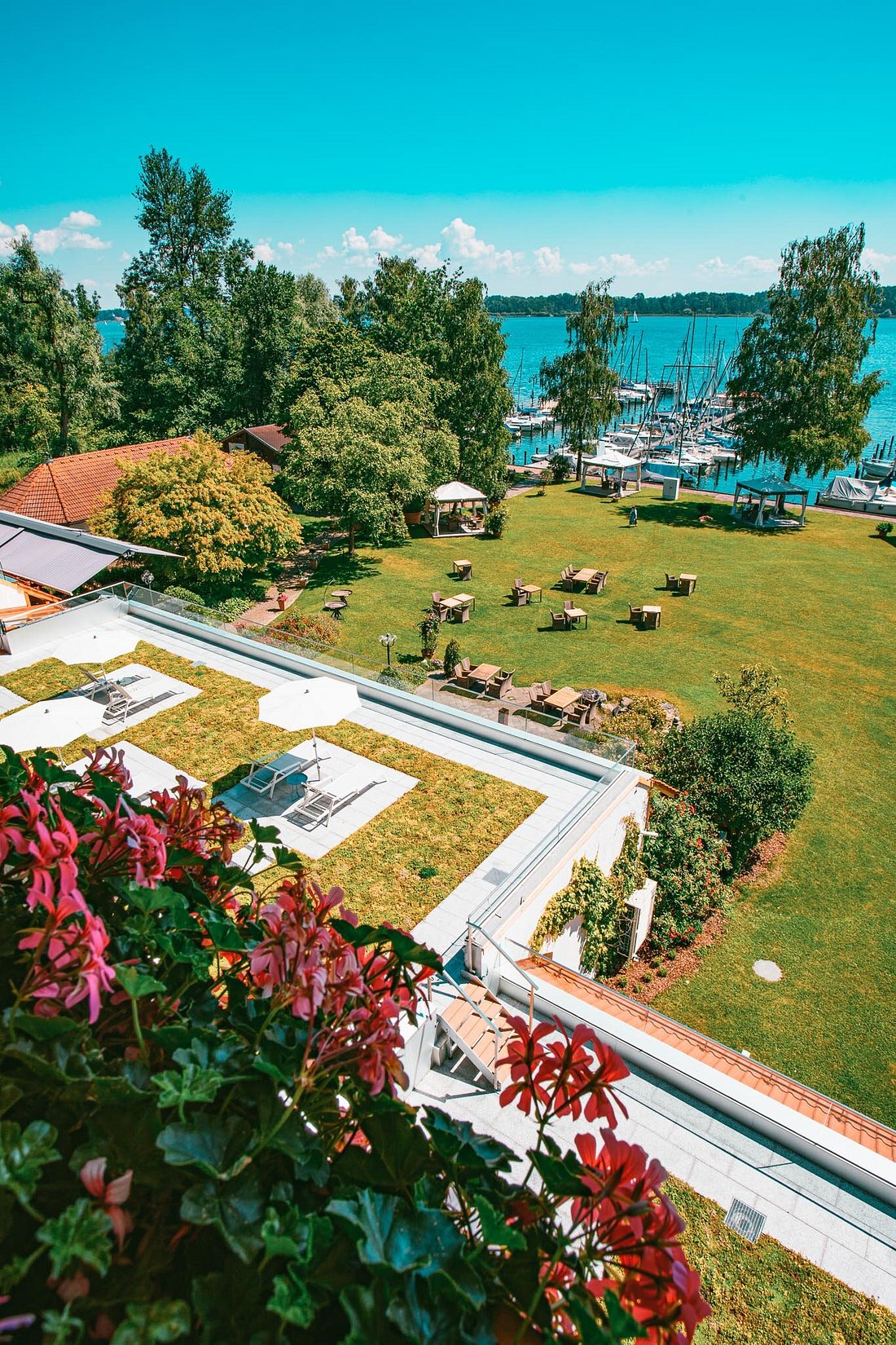 yachthotel chiemsee pool