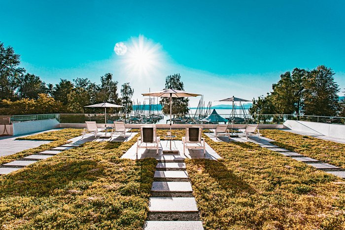 yachthotel chiemsee pool