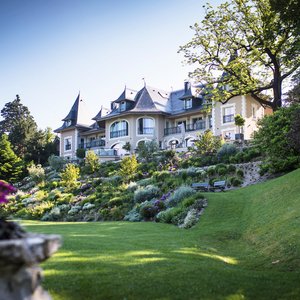 Hotel l'Incomparable by Les Etincelles in Tresserve, image may contain: Grass, Garden, Outdoors, Housing