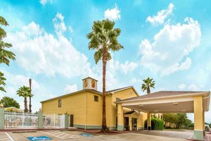 Super 8 by Wyndham Lake Charles/Sulphur in Lake Charles, image may contain: Hotel, Villa, Resort, Shelter