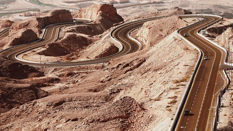 Driving to summit of Jebel Hafeet from Dubai