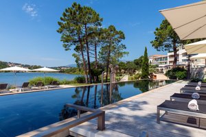Piscine et plage