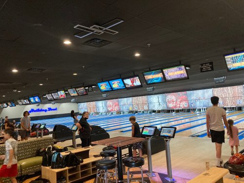 Snack Bar/Lounge — Holiday Lanes Bowling Center