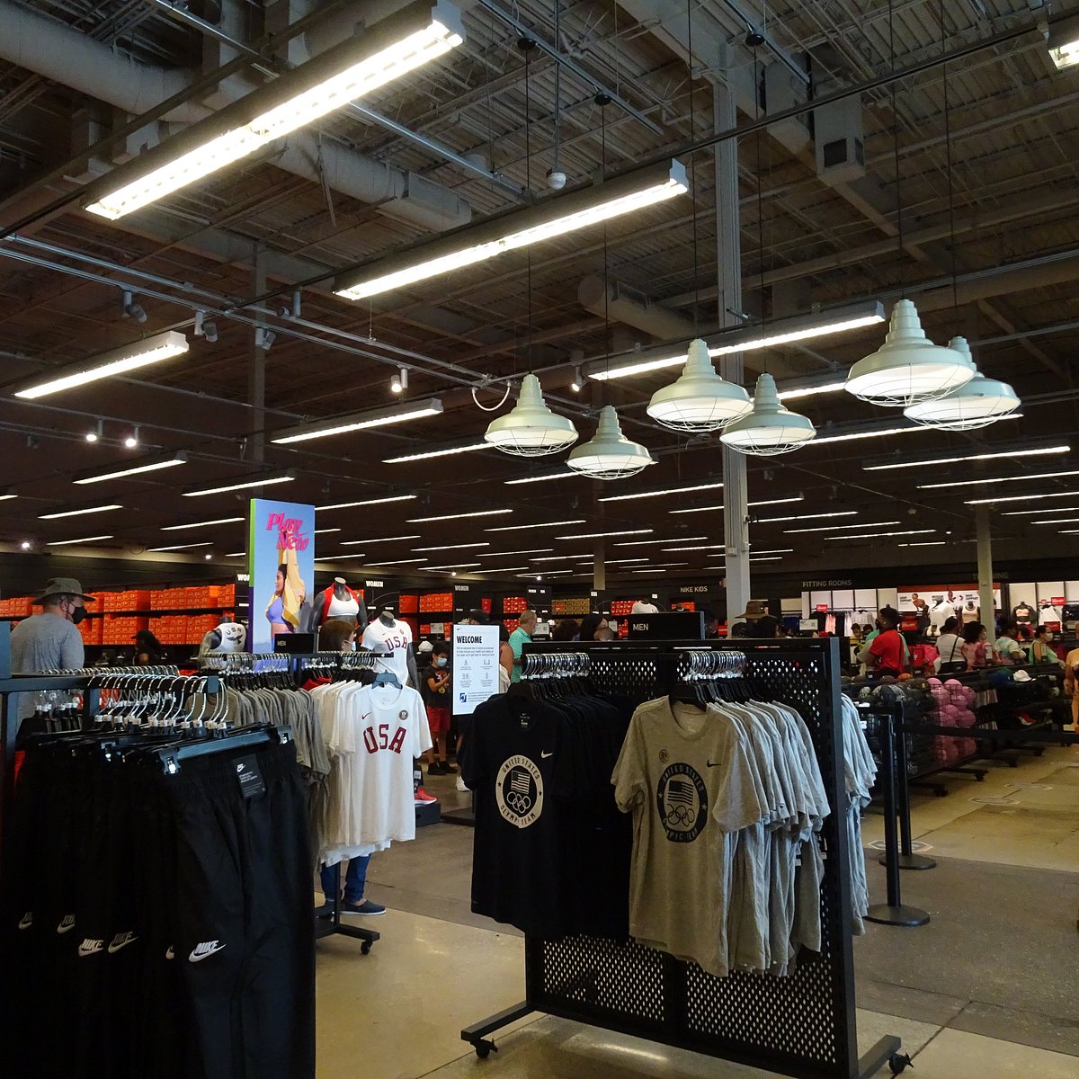 Infidelidad Calor Comerciante Nike Clearance Store (Kissimmee) - What to Know BEFORE You Go