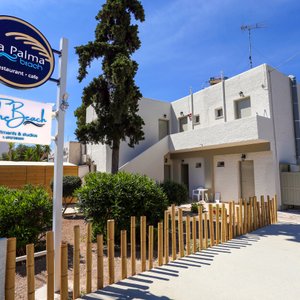 The Beach Apartments Aegina and La Palma Restaurant! We've got you covered!