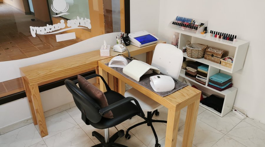 Location dedicated to manicure and nail extension.