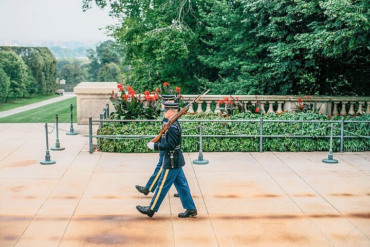 Arlington National Cemetery > Explore > Changing of the Guard