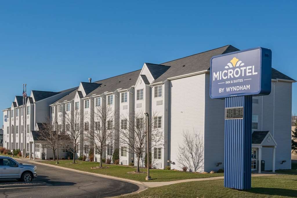 MICROTEL INN SUITES Updated 2024 Prices Hotel Reviews Rochester MN   Exterior 