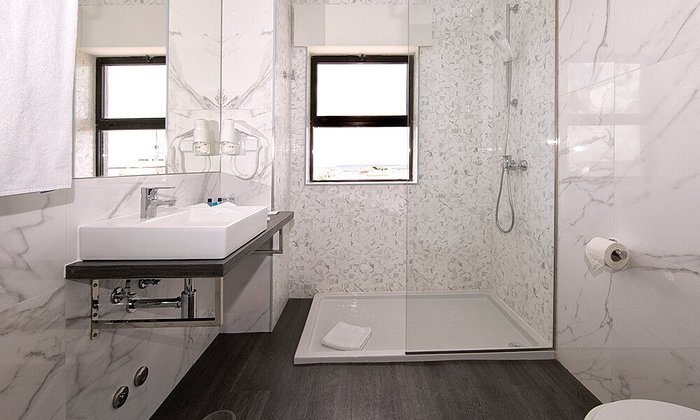 Casas-de-banho modernas Modern Bathrooms - Picture of Agua Hotels Alvor  Jardim - Tripadvisor