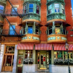 2023 Beacon Hill History + Scenic Photo Walking Tour (Small Group)