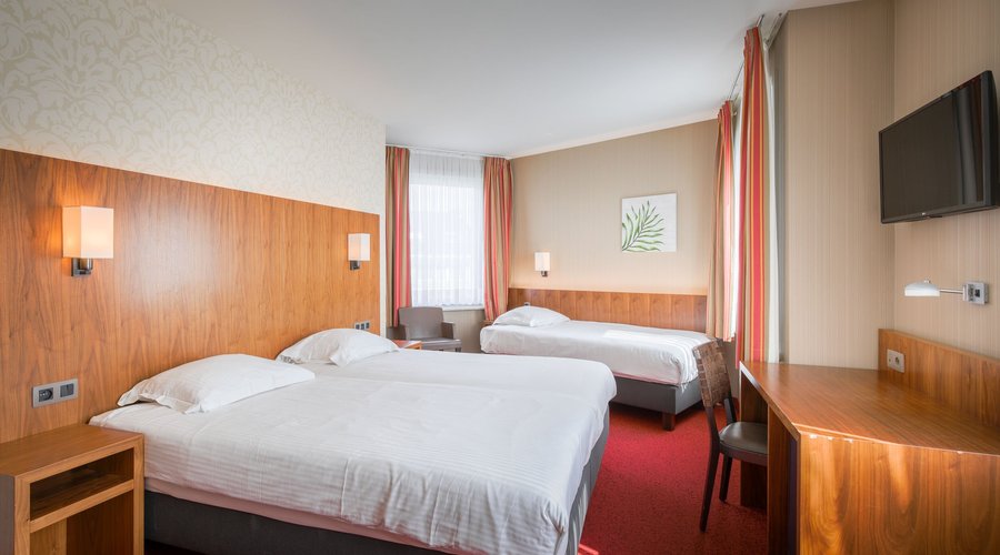 Triple room