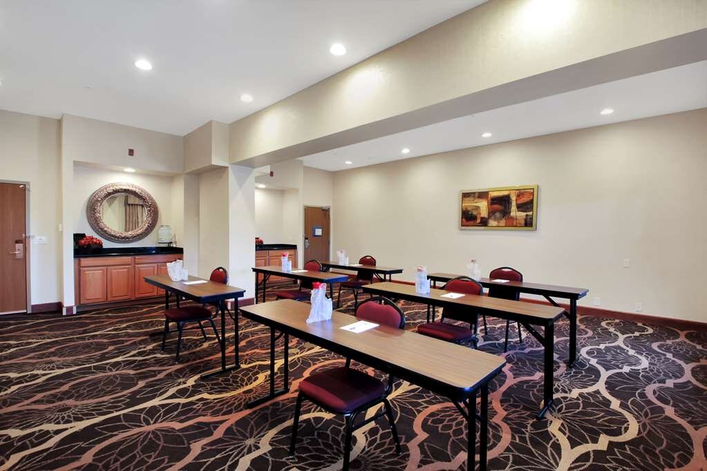 Hotel photo 38 of Hampton Inn & Suites Hemet.
