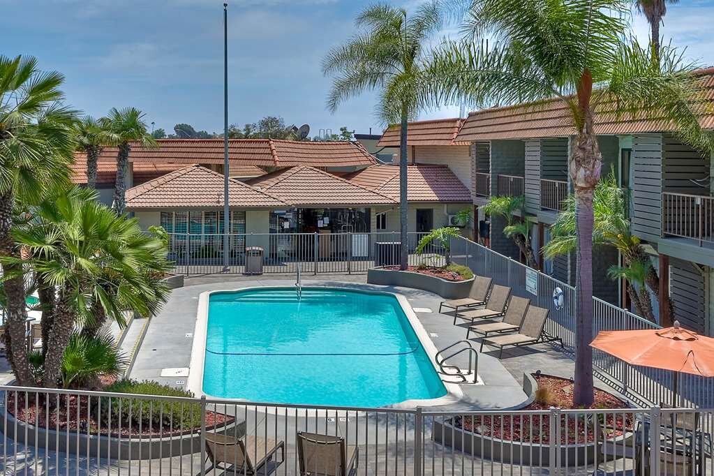 Best Western Oceanside Inn Pool: Pictures & Reviews - Tripadvisor