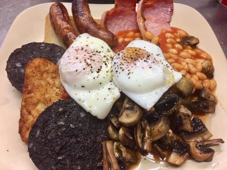 Restaurants serving breakfast near me discount