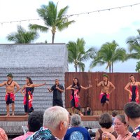 2023 Island Breeze Luau on the Big Island - Reserve Now