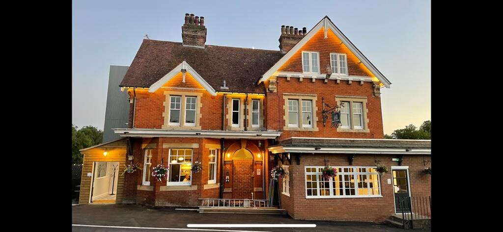 THE OLD RAILWAY HOTEL - Updated 2021 Prices, B&B Reviews, And Photos ...