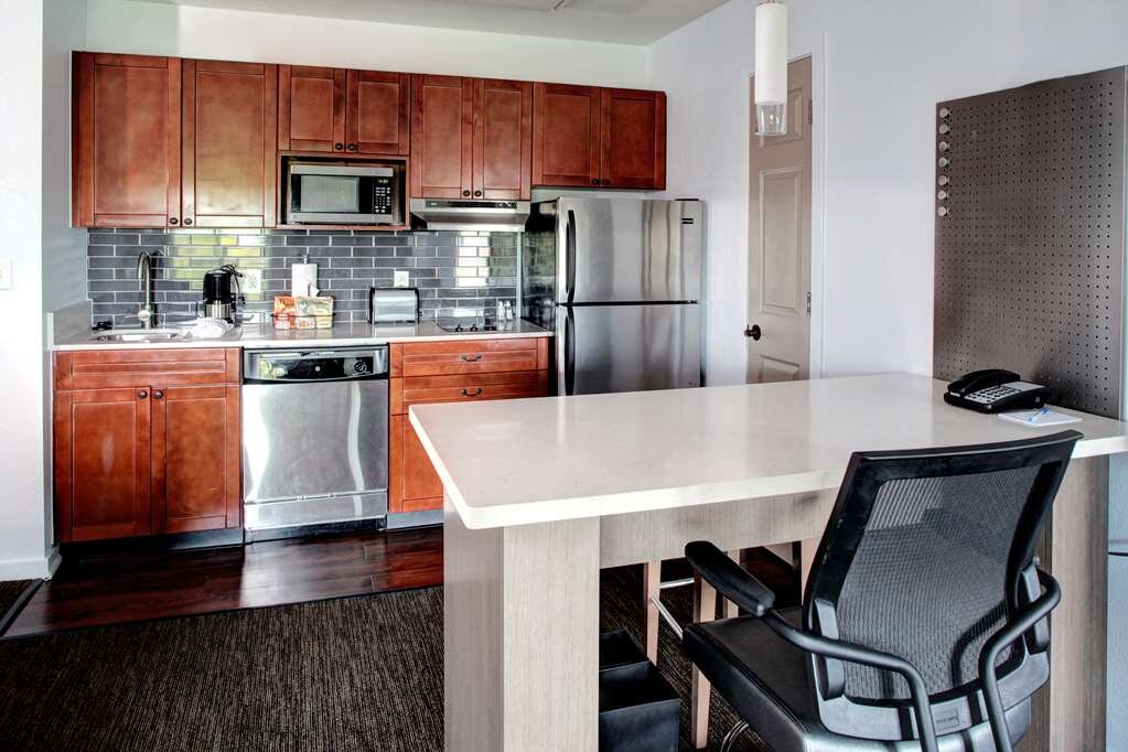 Hotel photo 53 of HYATT house Sterling/Dulles Airport-North.