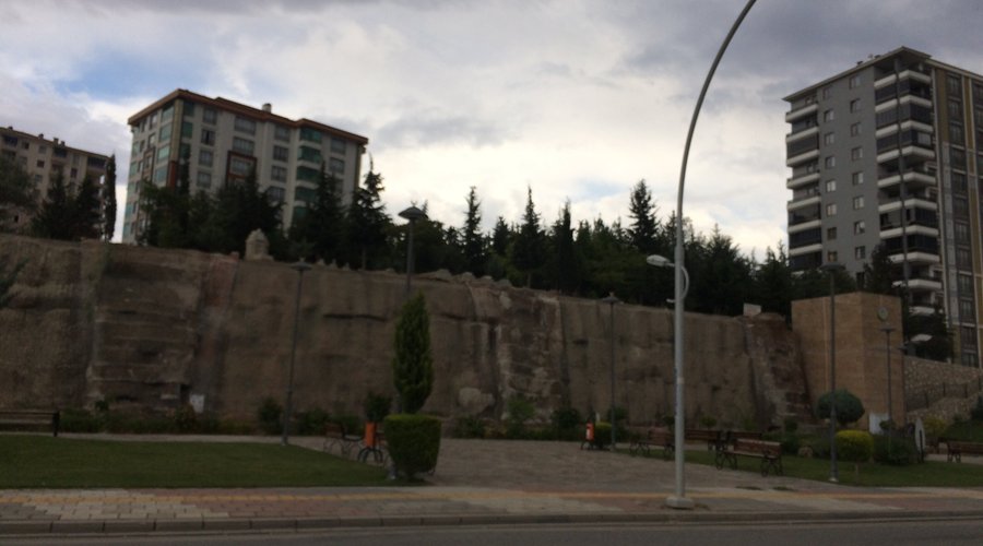 Tecde Şelalesi