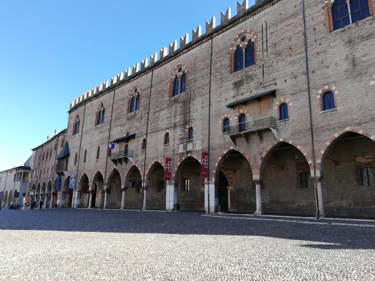 Tales from the tour: Mantova edition 📍Piazza Sordello, Mantova Ital