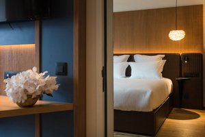 Room & Suite