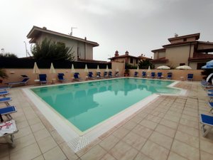 Pool & Beach