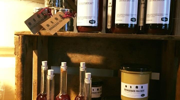The farm produces products like raspberry jam, jelly, juice, honey and vinegar. All with raspberries, of course.