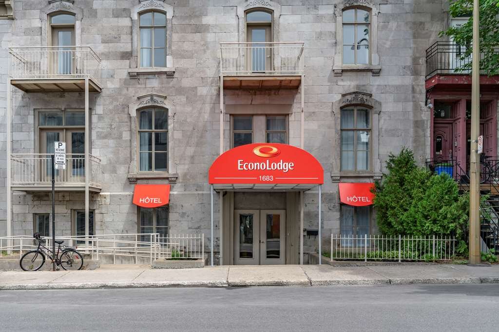 ECONO LODGE Updated 2024 Prices Hotel Reviews Montreal Quebec   Hotel Exterior 