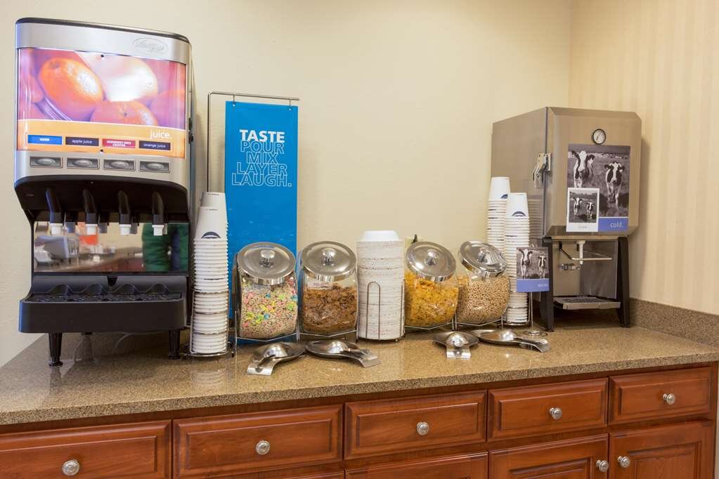 Hotel photo 18 of Hampton Inn St. Louis Southwest.