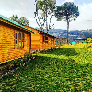 Wooden cottages 360 view from Hilltop