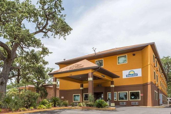 Days Inn By Wyndham Biloxi Beach Parking: Pictures & Reviews - Tripadvisor