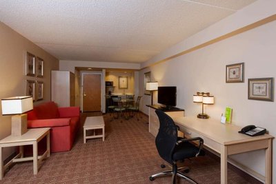 Hotel photo 20 of La Quinta Inn & Suites by Wyndham Garden City.