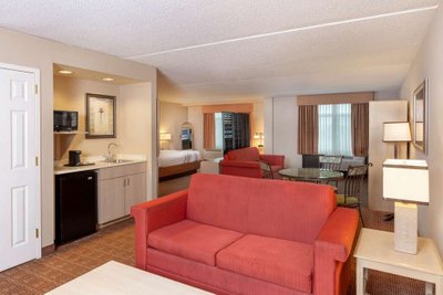 Hotel photo 18 of La Quinta Inn & Suites by Wyndham Garden City.