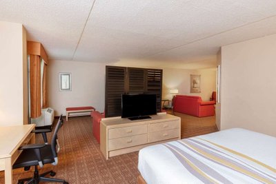 Hotel photo 3 of La Quinta Inn & Suites by Wyndham Garden City.