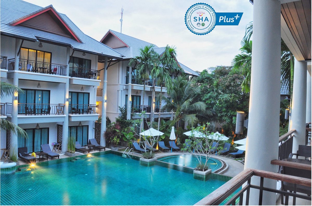 ‪Navatara Phuket Resort‬، فندق في راواي