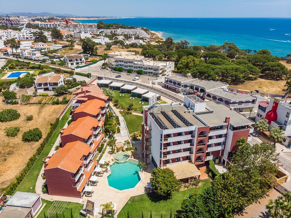 Topazio Vibe Beach Hotel &amp; Apartments, hotel in Albufeira