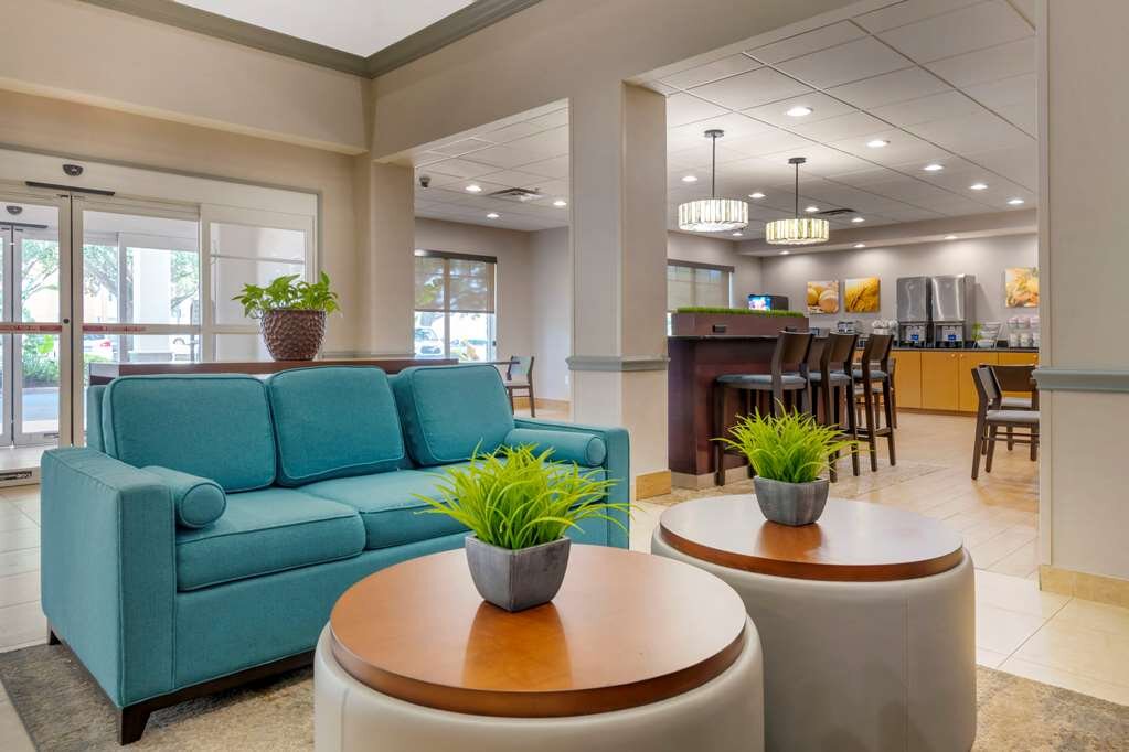 Hotel photo 35 of Comfort Suites Near Universal Orlando Resort.