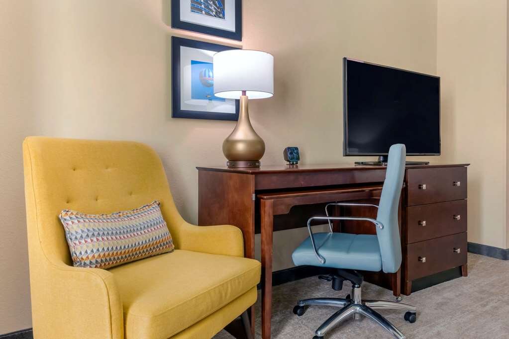 Hotel photo 30 of Comfort Suites Near Universal Orlando Resort.