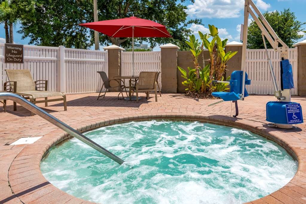 Hotel photo 24 of Comfort Suites Near Universal Orlando Resort.